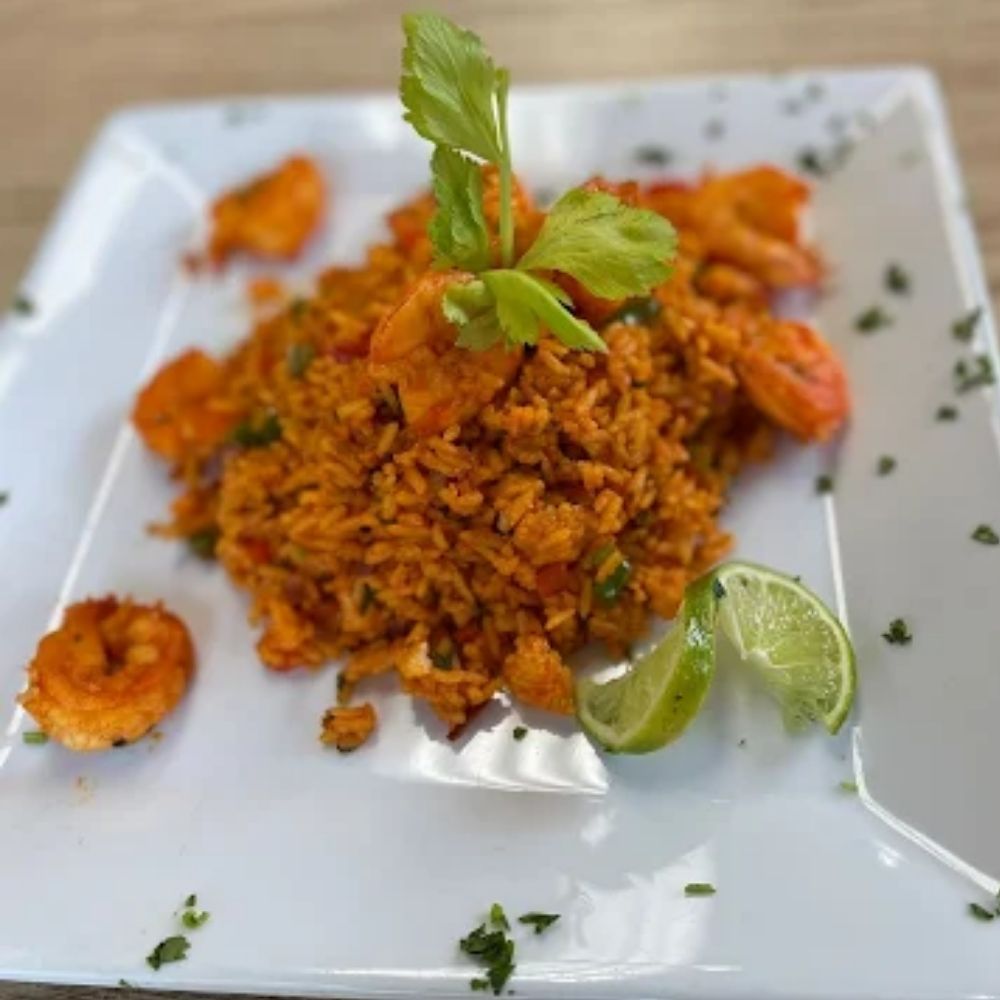 Shrimp rice with lime